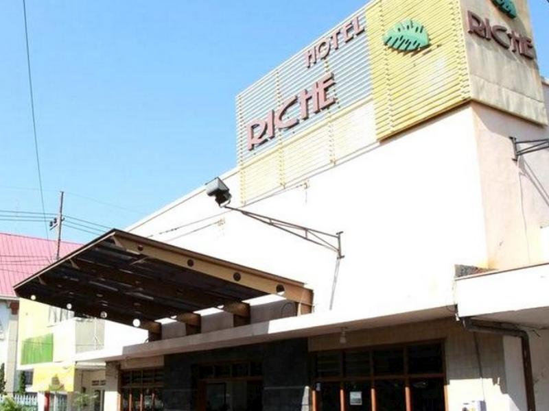 Riche Heritage Hotel Malang Exteriör bild