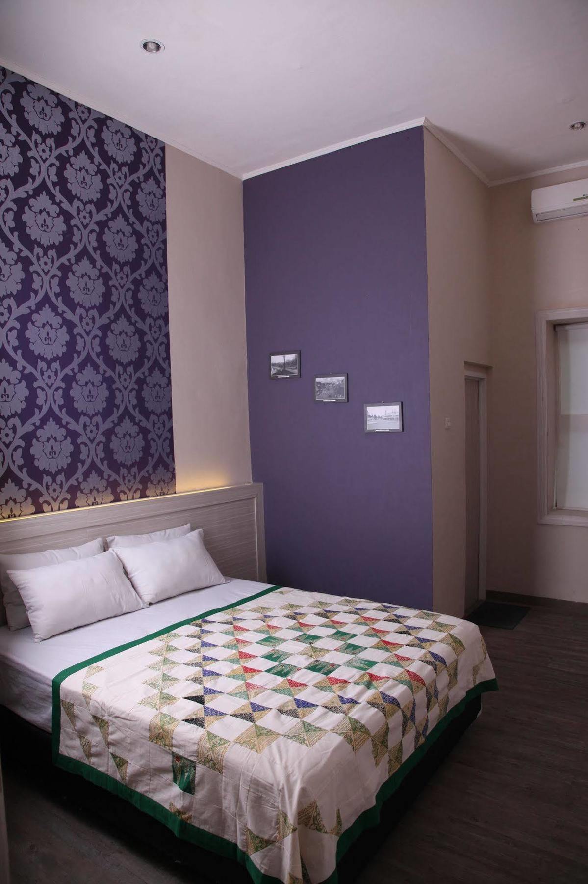 Riche Heritage Hotel Malang Exteriör bild